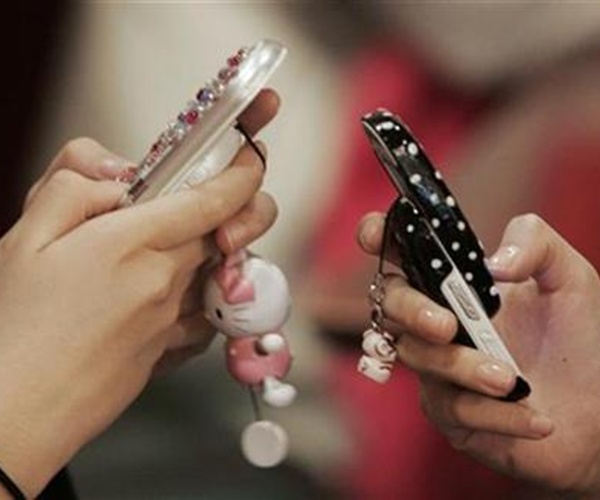 Appealing cell phones for girls