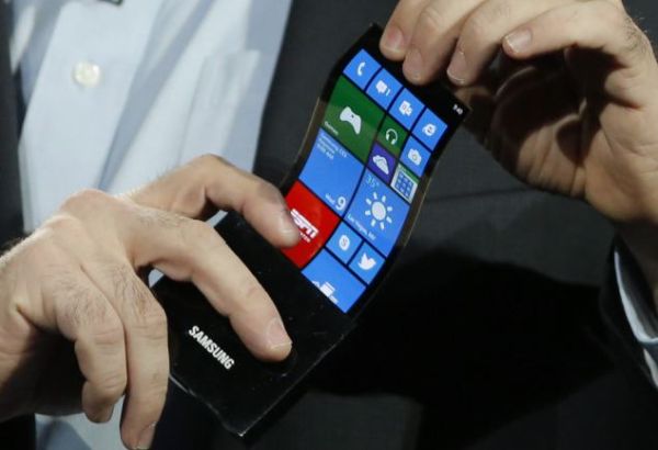 Flexible mobile phones coming soon: Samsung