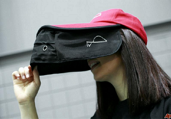 iPhone TV Hat